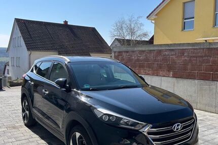 Hyundai TUCSON 185.000 km 14.900 &euro; Arnstein 97450
