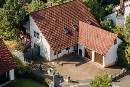 Haus zum Kaufen in Würzburg 559.000 € 240 m² 7 zimmer