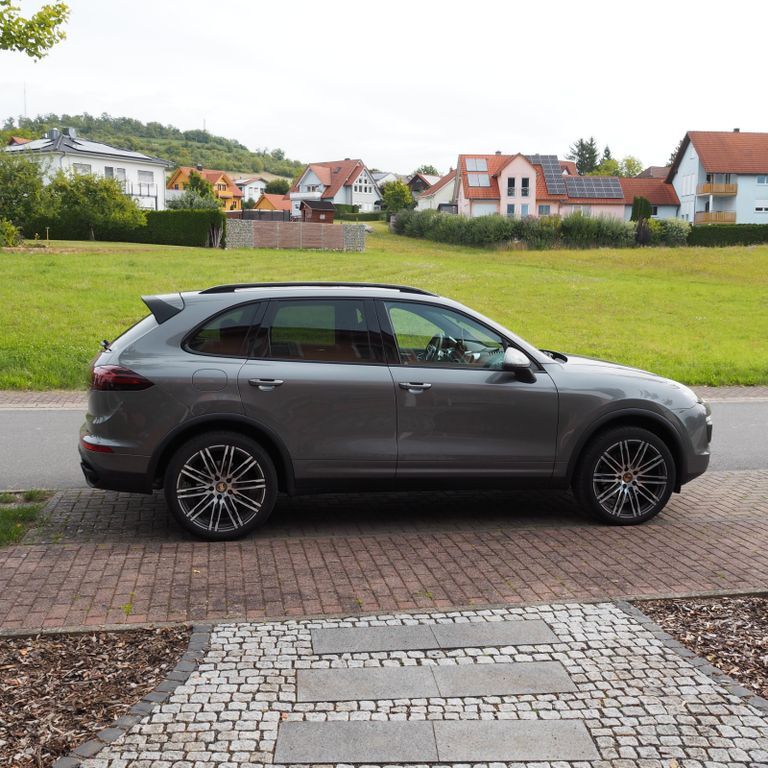 Porsche Cayenne 149.000 km 36.999 € Uettingen 97292