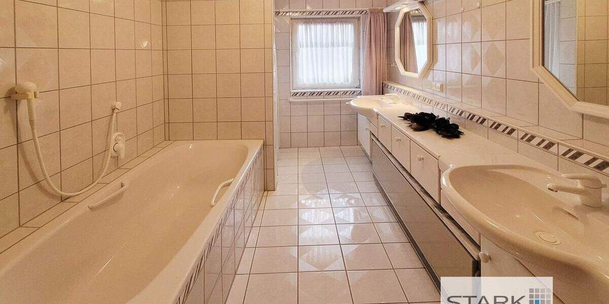 Bauernhaus, Landhaus Gaukönigshofen - 1 Zimmer, 240 m&sup2;, 389.000&euro; | Angebot:24155900