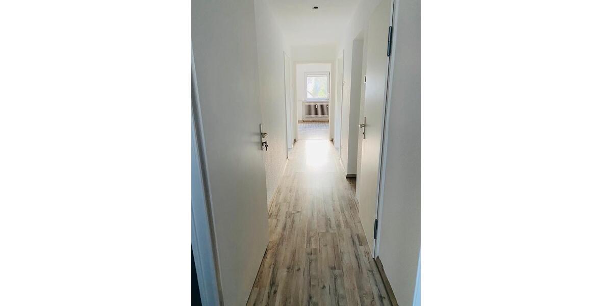 Dachgeschoßwohnung Würzburg - 3 Zimmer, 60 m&sup2;, 800&euro; | Angebot:26451079
