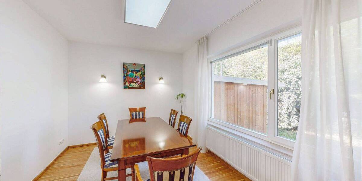 Einfamilienhaus Würzburg Steinbachtal - 9 Zimmer, 232 m&sup2;, 1.280.000&euro; | Angebot:26875318
