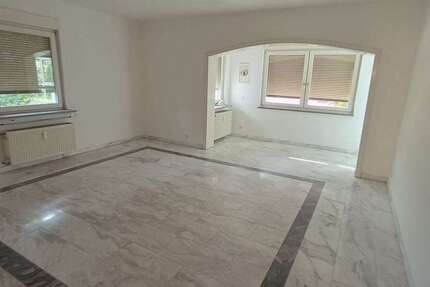 Wohnung Würzburg Frauenland - 2 Zimmer, 120 m&sup2;, 600&euro; | Angebot:27550438