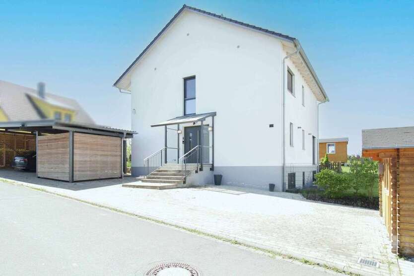 Haus zum Kaufen in Giebelstadt 649.000 € 176.23 m²