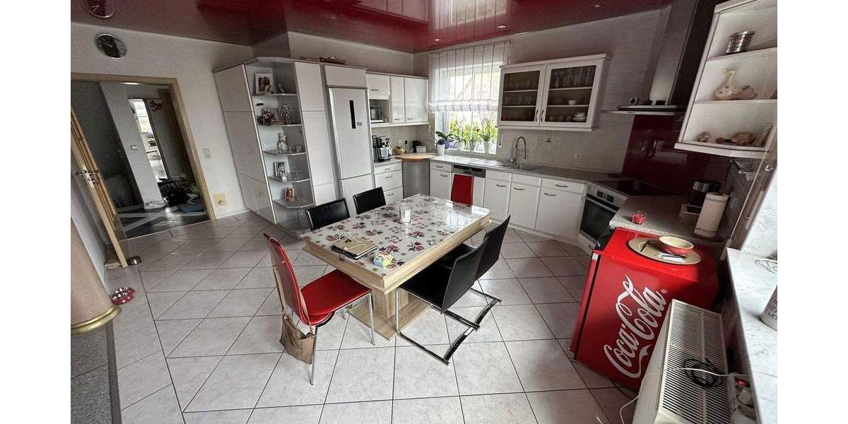 Einfamilienhaus Kitzingen - 7 Zimmer, 287 m&sup2;, 719.000&euro; | Angebot:25987663