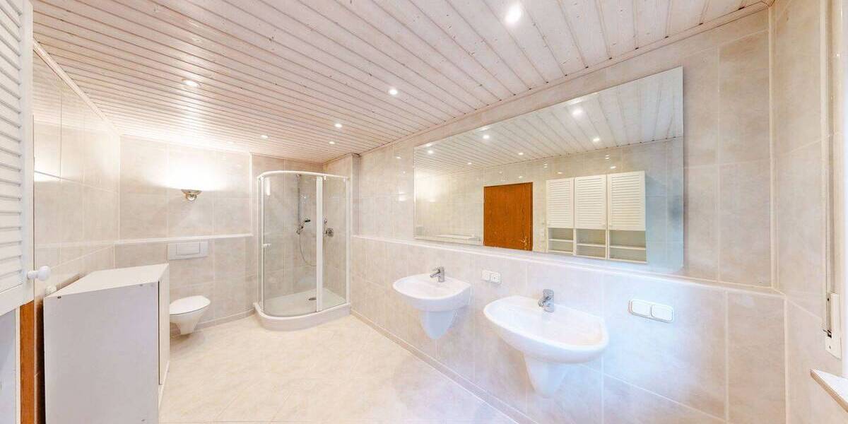 Einfamilienhaus Würzburg Lengfeld - 8 Zimmer, 182 m&sup2;, 620.000&euro; | Angebot:26028398