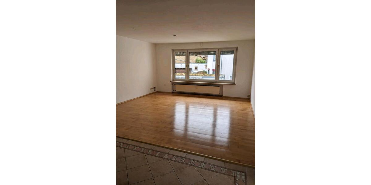 Helle 3 Zimmer Wohnung mit Balkon in ruhiger Lage zu vermieten 3 zimmer
