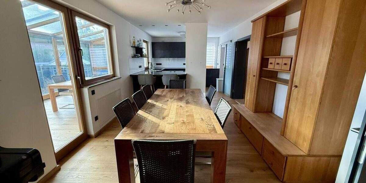 Bungalow Iphofen - 6 Zimmer, 160 m&sup2;, 1.880&euro; | Angebot:25730263