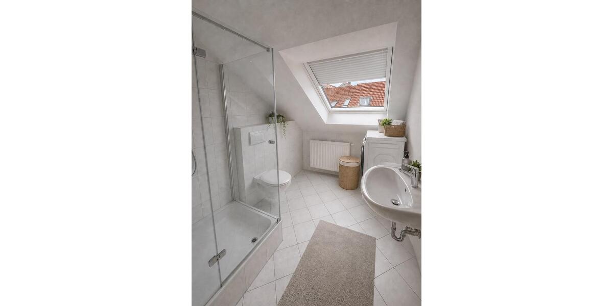 Dachgeschoßwohnung Waldbüttelbrunn - 4 Zimmer, 150 m&sup2;, 555.000&euro; | Angebot:27021231