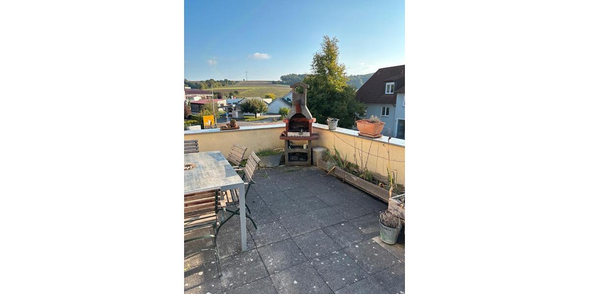 Erdgeschoßwohnung Neubrunn - 3 Zimmer, 120 m&sup2;, 1.500&euro; | Angebot:26444222