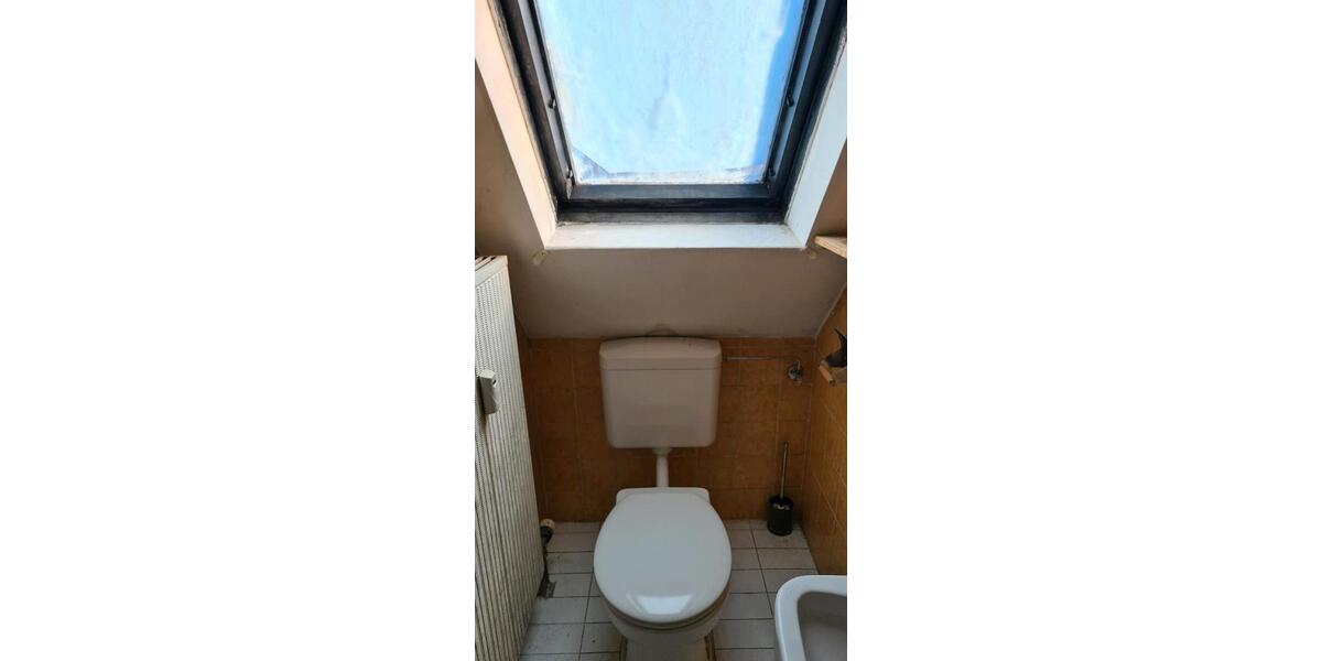 Dachgeschoßwohnung Würzburg Frauenland - 1 Zimmer, 16 m&sup2;, 550&euro; | Angebot:26422227