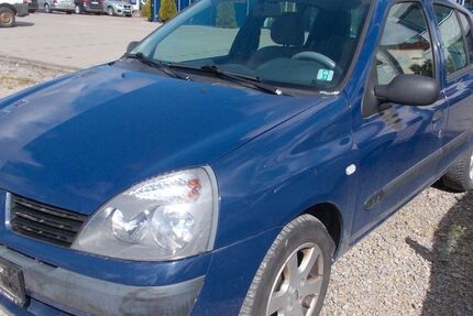 Renault Clio 76.011 km 2.990 &euro; Kitzingen 97318