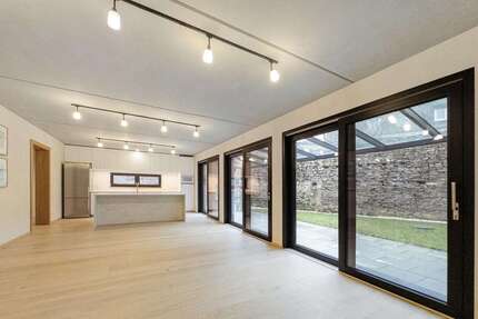 Haus Würzburg Heuchelhof - 8 Zimmer, 215 m&sup2;, 1.095.000&euro; | Angebot:25625448