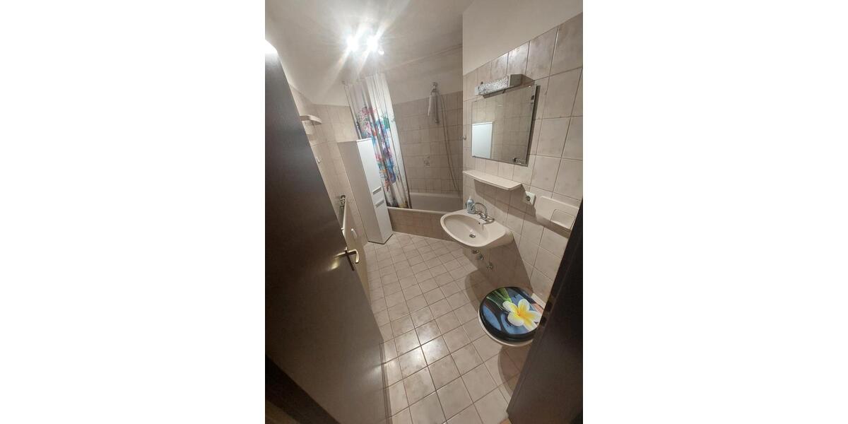 Etagenwohnung Höchberg - 1 Zimmer, 36 m&sup2;, 360&euro; | Angebot:24981671