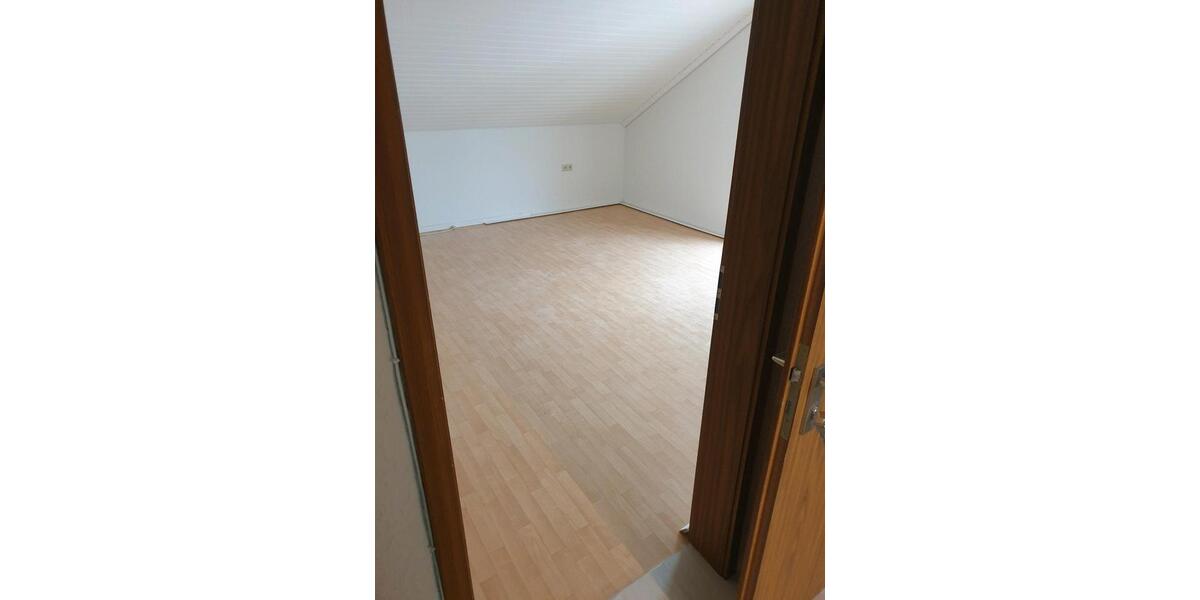 Dachgeschoßwohnung Rimpar - 3 Zimmer, 75 m&sup2;, 900&euro; | Angebot:26476793