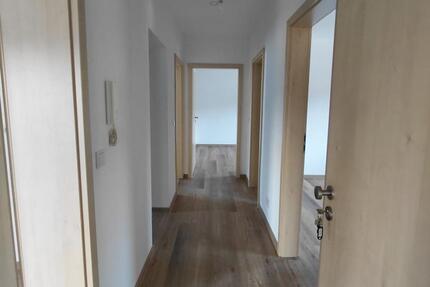 Wohnung Marktheidenfeld - 3 Zimmer, 85 m&sup2;, 900&euro; | Angebot:25381006