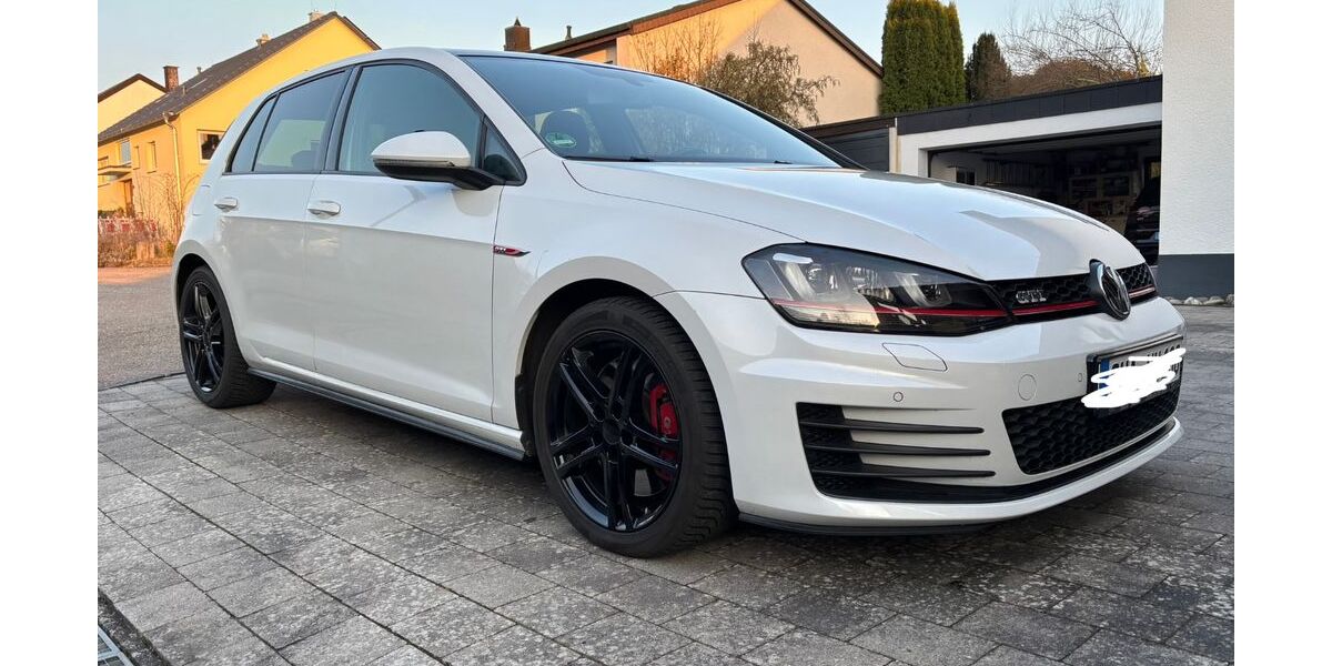 VW Golf 128.200 km 15.200 &euro; Würzburg 97072