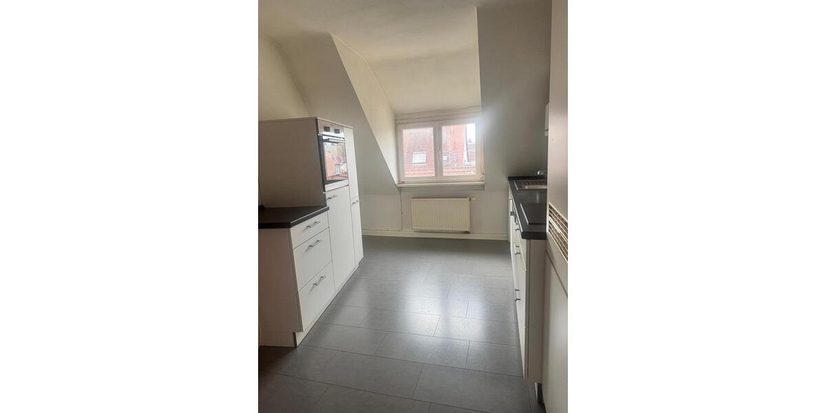 Dachgeschoßwohnung Kitzingen - 2 Zimmer, 63 m&sup2;, 500&euro; | Angebot:25257451