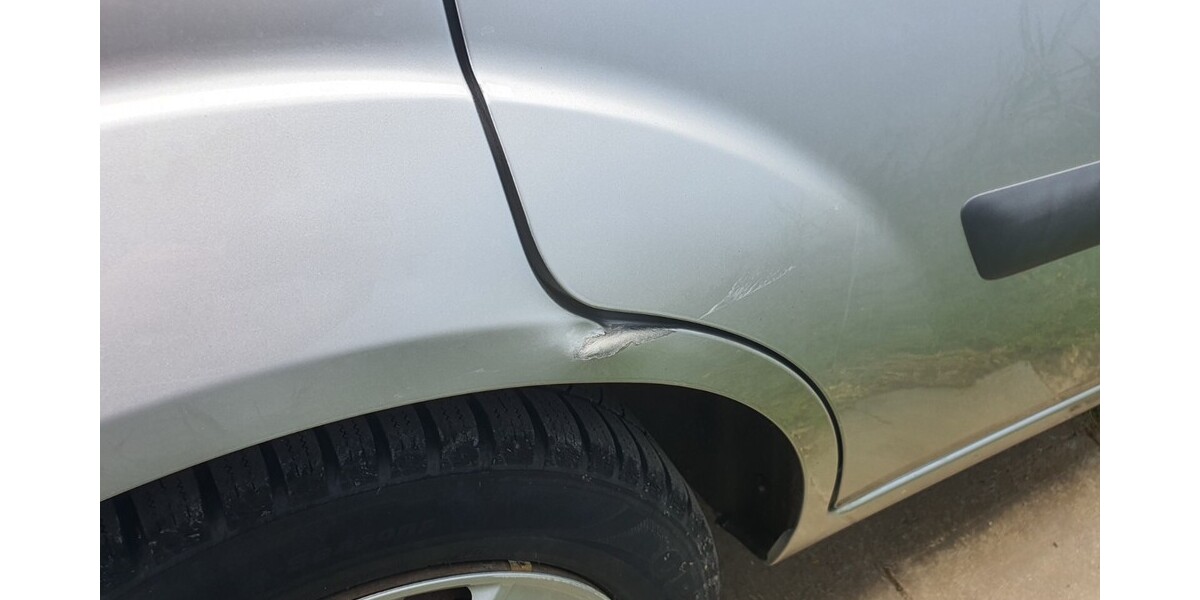 Ford Fiesta 77.500 km 3.800 € Theilheim 97288