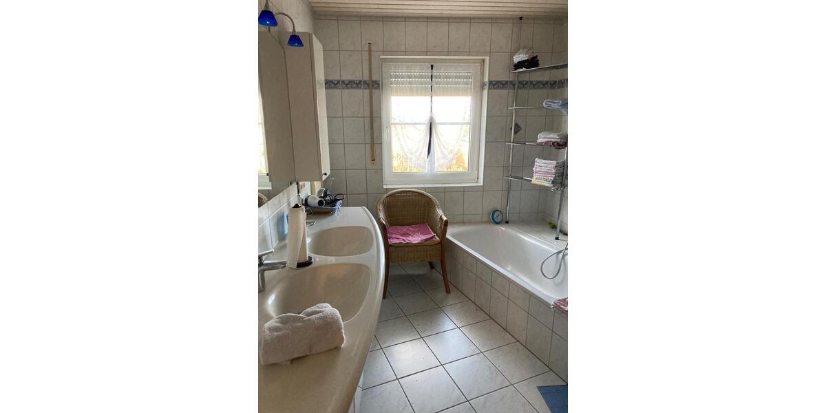 Einfamilienhaus Giebelstadt - 7 Zimmer, 248 m&sup2;, 840.000&euro; | Angebot:26833060