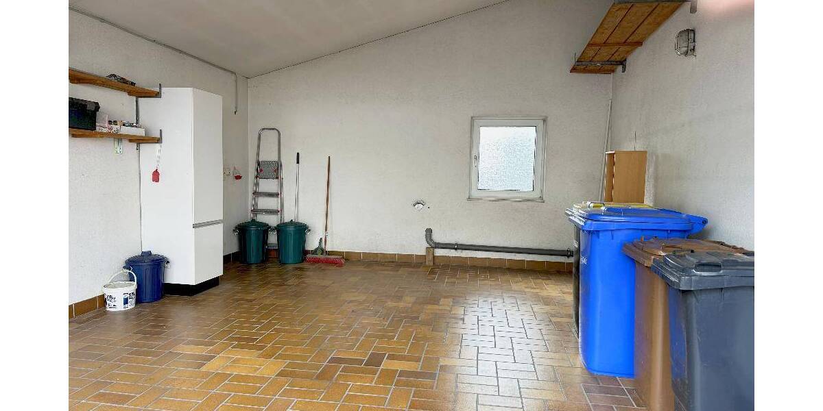 Mehrfamilienhaus, Wohnhaus Höchberg - 6 Zimmer, 100 m&sup2;, 375.000&euro; | Angebot:25666620