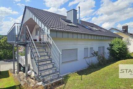 Wohnhaus mit traumhafter Aussicht – ideal für Familie, Generationenwohnen & Homeoffice! 8 zimmer