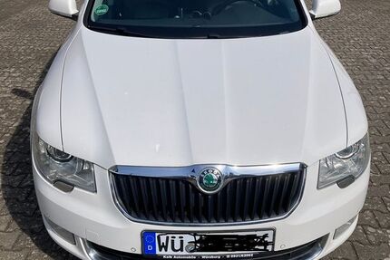Skoda Superb 215.000 km 7.400 &euro; Würzburg 97084