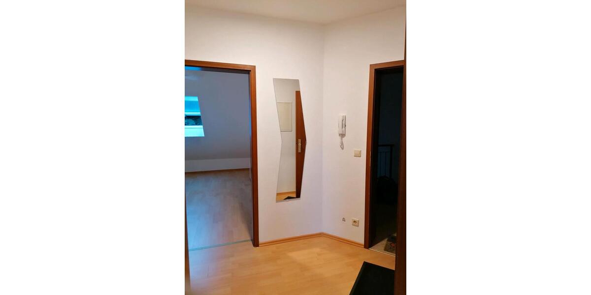 Dachgeschoßwohnung Würzburg Dürrbachau - 2 Zimmer, 40 m&sup2;, 660&euro; | Angebot:25017952