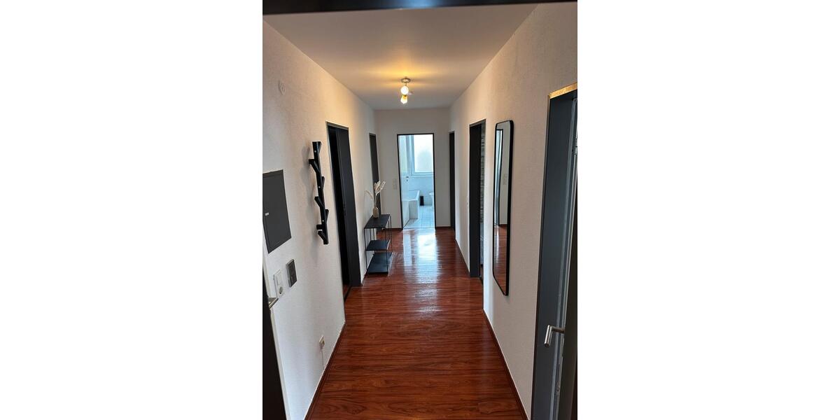 Dachgeschoßwohnung Gerbrunn - 4 Zimmer, 18 m&sup2;, 470&euro; | Angebot:26567490