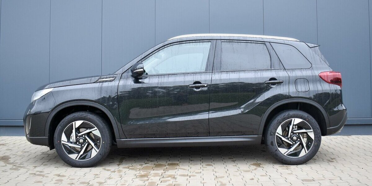 Suzuki Vitara Comfort+ 1.5l Hybrid AGS Allgrip 2.390 km 25.900 &euro; Höchberg-Würzburg 97204