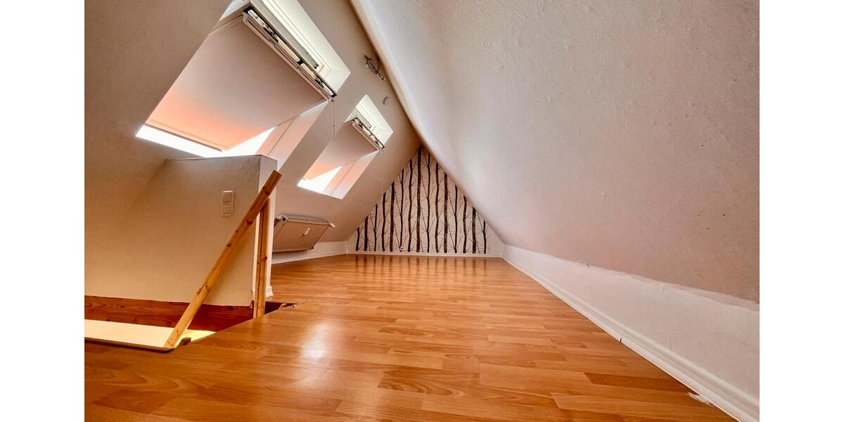 Einfamilienhaus Hettstadt - 10 Zimmer, 208 m&sup2;, 615.000&euro; | Angebot:26739809