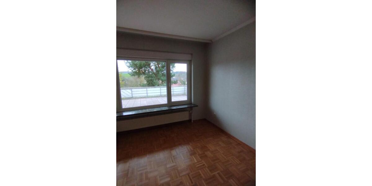 Erdgeschoßwohnung Birkenfeld - 5 Zimmer, 121 m&sup2;, 990&euro; | Angebot:26497356