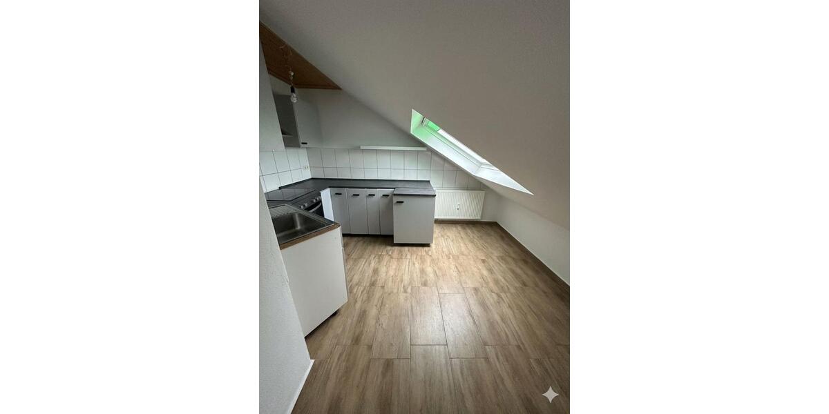 Dachgeschoßwohnung Tauberbischofsheim - 3 Zimmer, 80 m&sup2;, 600&euro; | Angebot:26448444