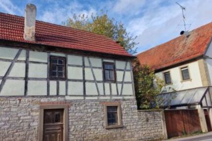 Einfamilienhaus mit bezauberndem Charme, weiteres kl. Einfamilienhaus, Innenhof, Scheune, Garten und Garagen in 97535 Wasserlosen-Burghausen, von Würzburg 28 Minuten entfernt (ID 10210) 13 zimmer