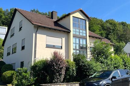 Schöne 4-Zimmer-Wohnung mit Stellplatz, gr. Keller in Retzstadt zimmer