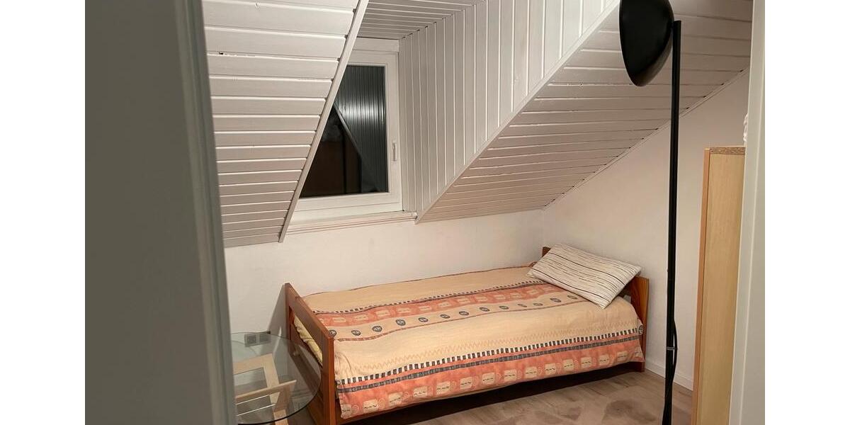 Dachgeschoßwohnung Würzburg Steinbachtal - 1 Zimmer, 15 m&sup2;, 495&euro; | Angebot:24653182