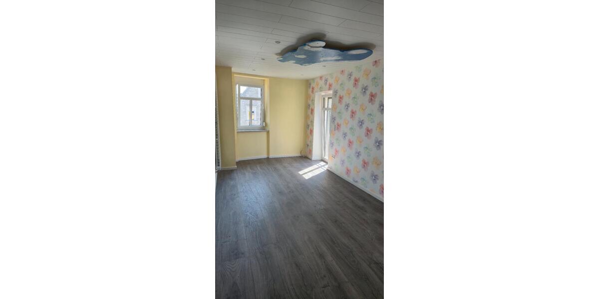 Etagenwohnung Ochsenfurt - 4 Zimmer, 111 m&sup2;, 950&euro; | Angebot:26626317
