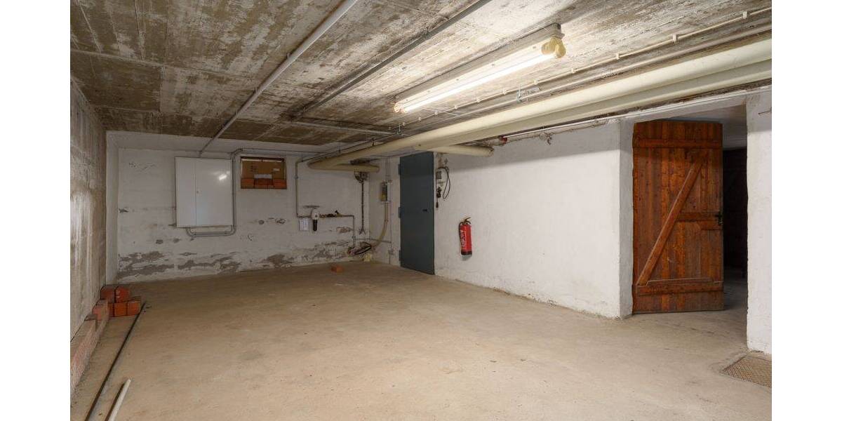 Gepflegtes Zweifamilienhaus in Gambach bei Karlstadt! 8 zimmer