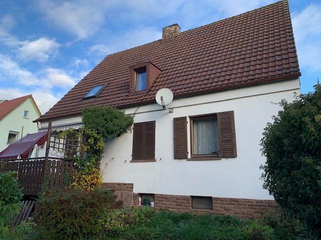 Einfamilienhaus Veitshöchheim - 6 Zimmer, 140 m&sup2;, 330.000&euro; | Angebot:26041054