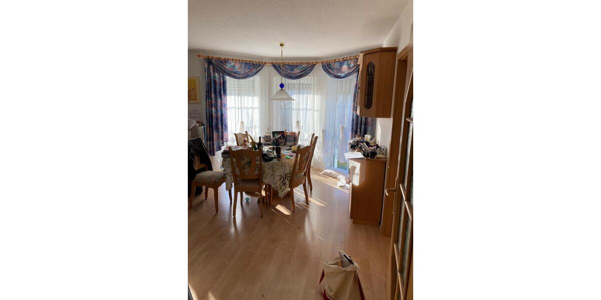 Einfamilienhaus Giebelstadt - 7 Zimmer, 248 m&sup2;, 840.000&euro; | Angebot:26833060