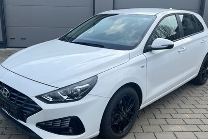 Hyundai i30 18.100 km 20.980 € Volkach 97332