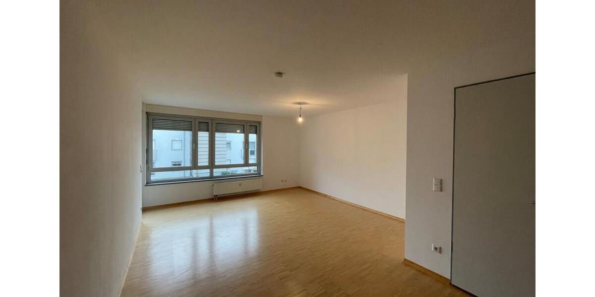 Attraktive 3-Zi.-Whg. mit Balkon in ruhiger Lage von Veitshöchh. 3 zimmer