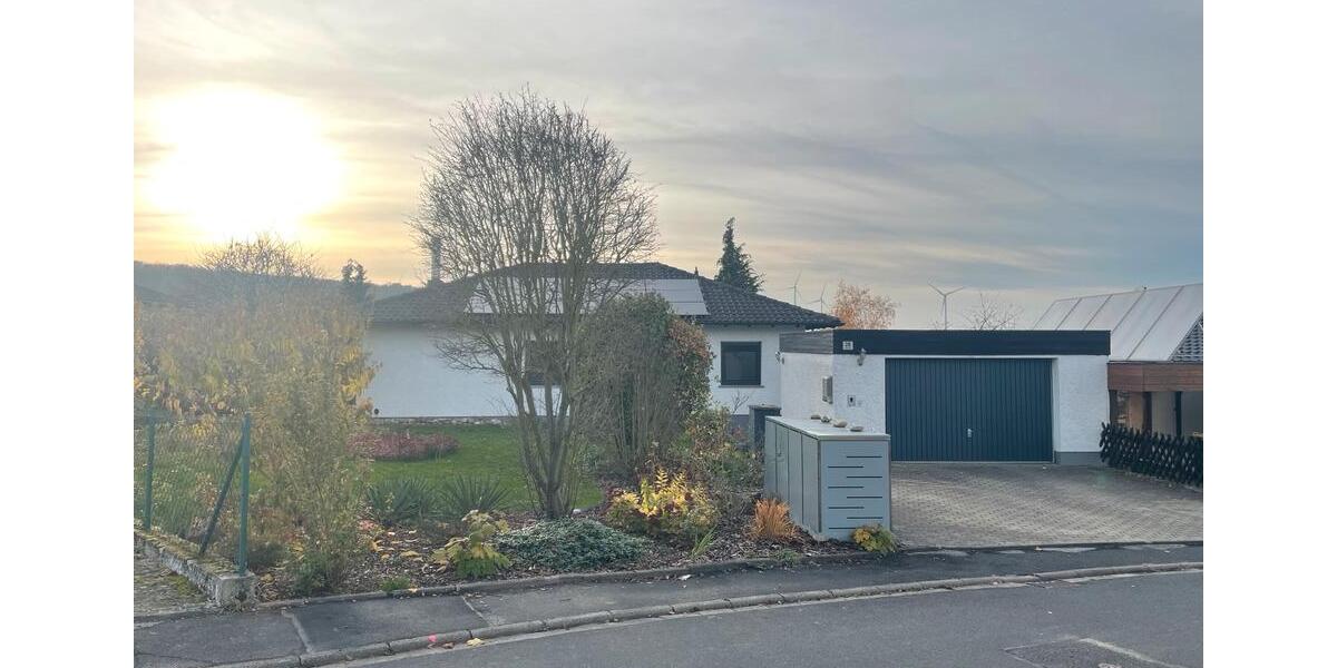 7 Zi. Haus Bungalow mit Einliegerwohnung und PV-Anlager 7 zimmer