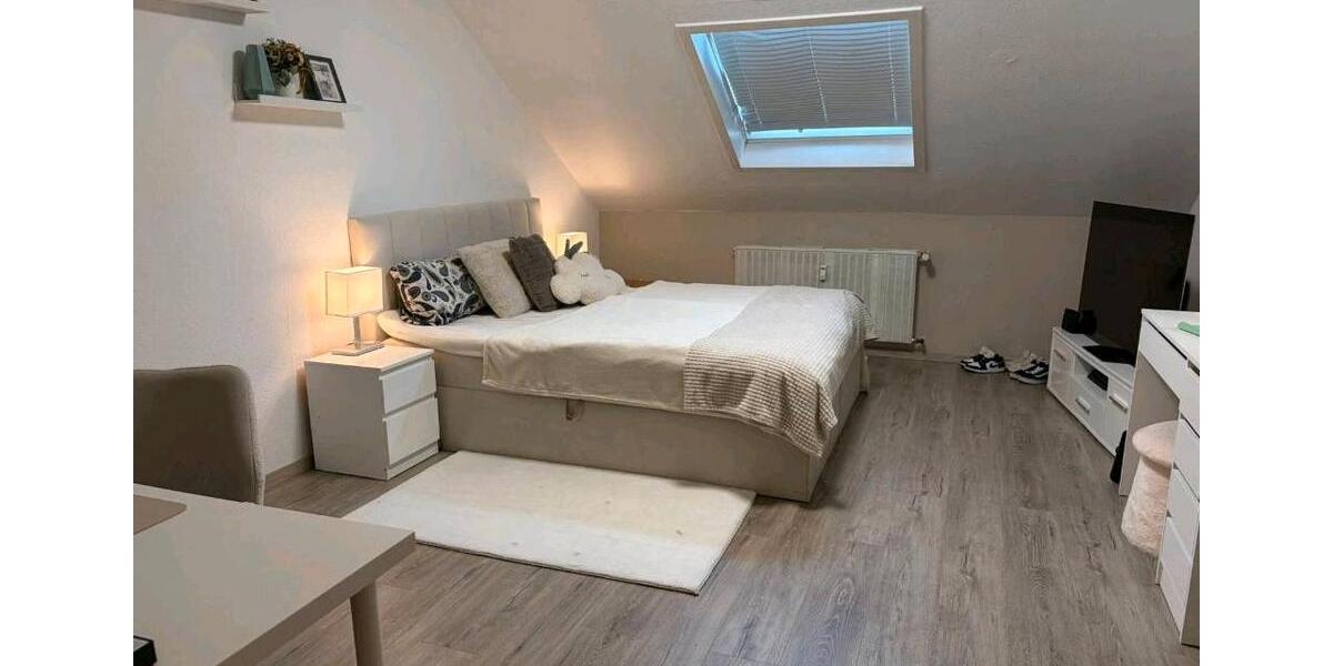 Dachgeschoßwohnung Gerbrunn - 5.5 Zimmer, 130 m&sup2;, 1.350&euro; | Angebot:26573287