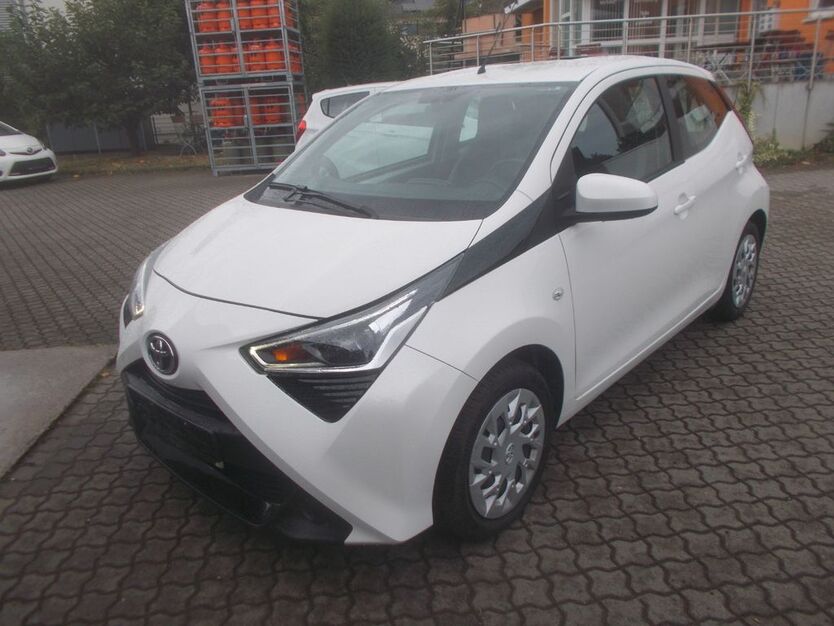 Toyota Aygo (X) 50.355 km 8.990 € Würzburg-Estenfeld 97230