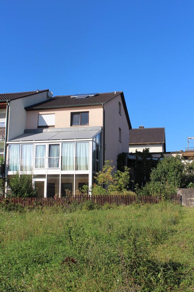 Großzügiges Familienhaus im Romantischen Weinort EIbelstadt zimmer