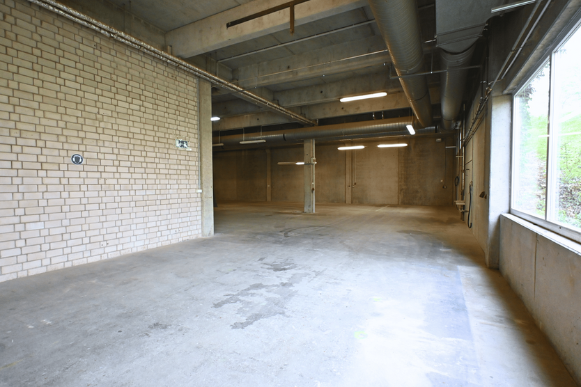 Halle in Würzburg 4.555 € 745 m²