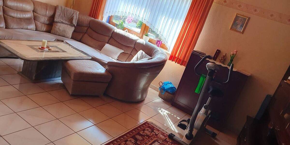 Mehrfamilienhaus, Wohnhaus Leinach - 7 Zimmer, 179 m&sup2;, 399.000&euro; | Angebot:24822289