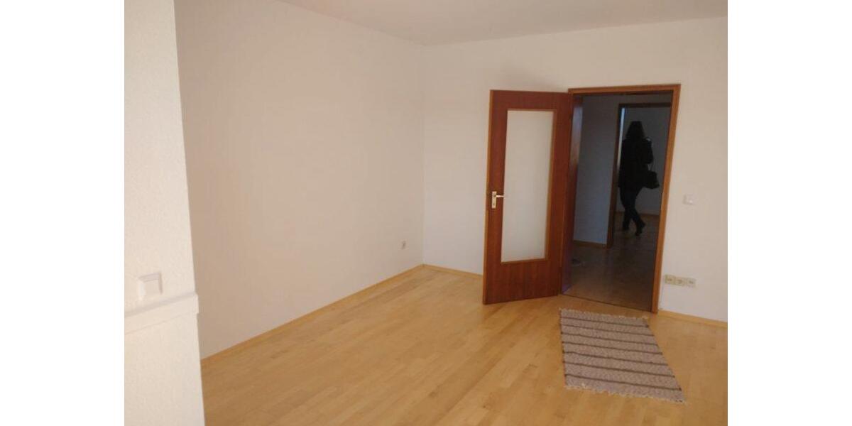 Etagenwohnung Volkach - 3 Zimmer, 105 m&sup2;, 1.000&euro; | Angebot:26649477