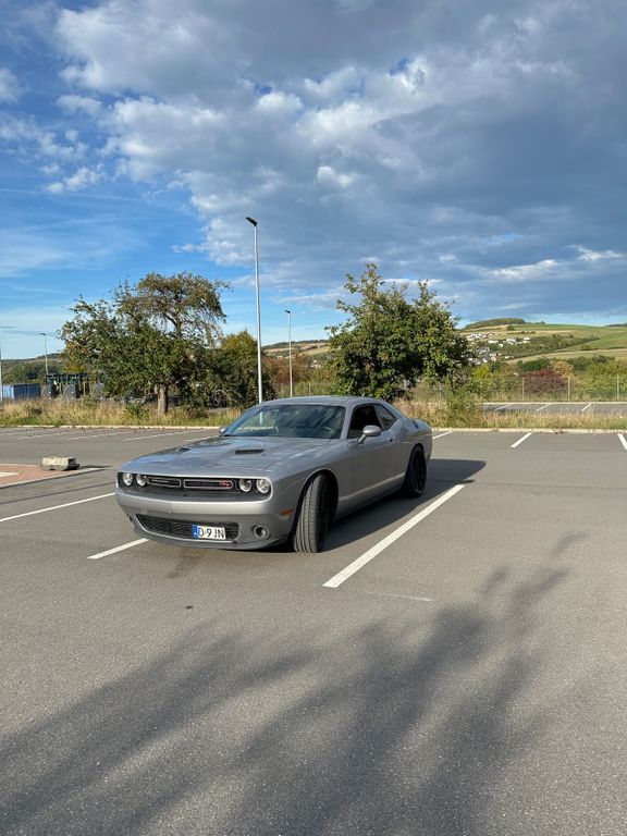 Dodge Challenger 235.000 km 16.450 € Werbach 97956